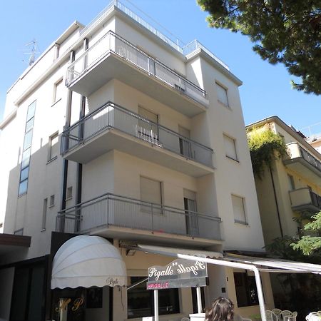 Hotel Pigalle Ρίμινι Εξωτερικό φωτογραφία