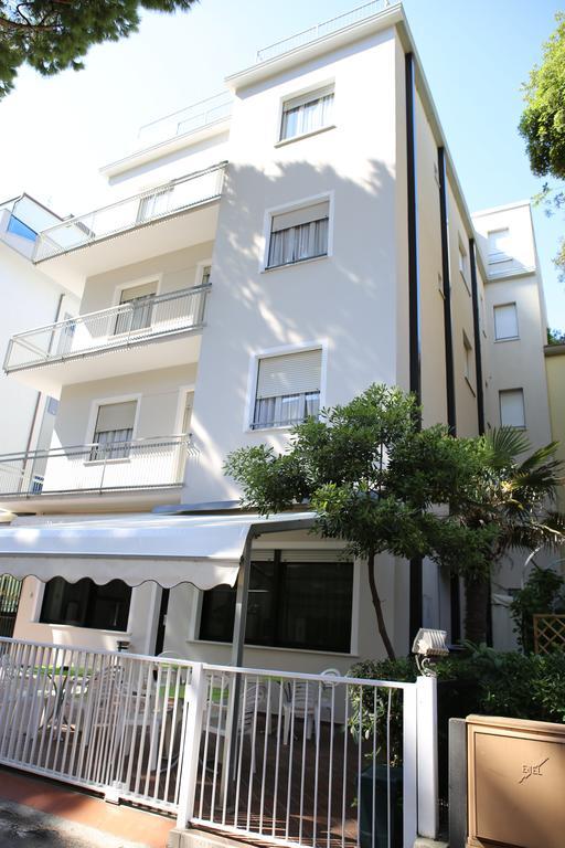 Hotel Pigalle Ρίμινι Εξωτερικό φωτογραφία