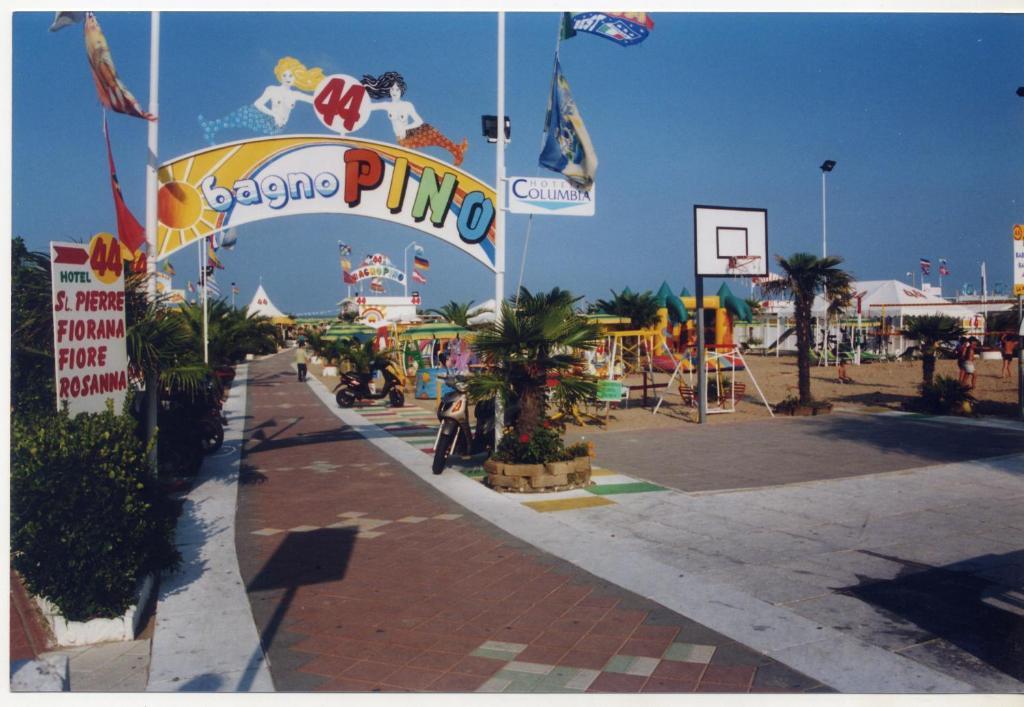 Hotel Pigalle Ρίμινι Εξωτερικό φωτογραφία